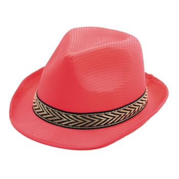 Chapeau rose avec bandeau
